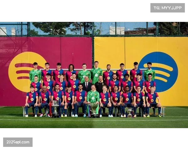 通讯:球员个人品牌团队与欧足联就欧冠赛后采访视频的肖像权使用展开新谈判